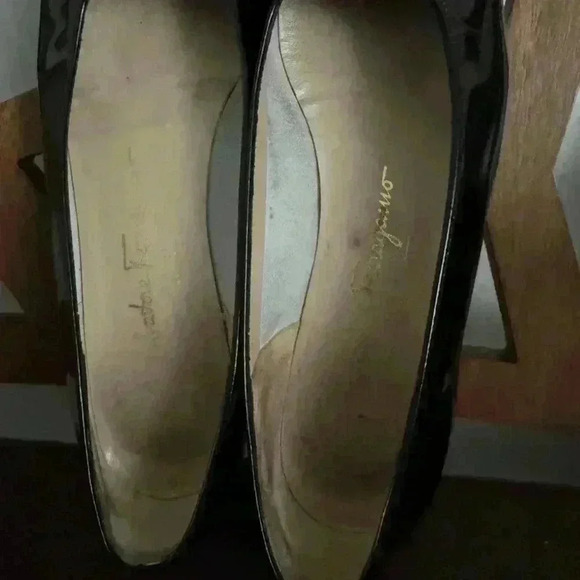 Salvatore Ferragamo Boutique Shoes Size 9 in great condition - Picture 9 of 10